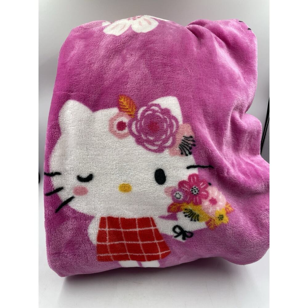 NEW Sanrio Hello Kitty Flower Girl Valentines Plush Twin Blanket